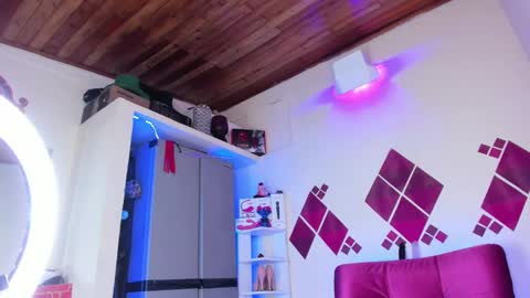 Nahla online show from 01/25/25, 02:04