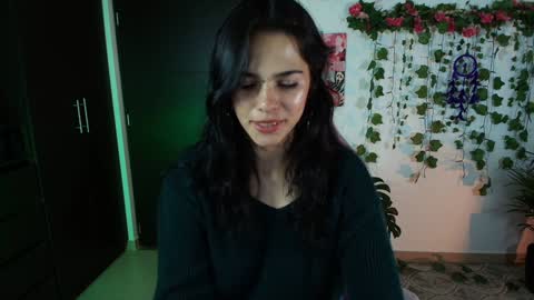 Snapshot of naho_4269 chatting on 01/08/25, 01:32 Naho  Sigueme en mis Redes Sociales Follow me on my social networks online show from 01/08/25, 01:32