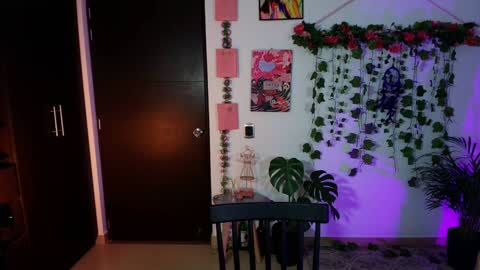 Snapshot of naho_4269 chatting on 02/01/25, 03:30 Naho  Sigueme en mis Redes Sociales Follow me on my social networks online show from 02/01/25, 03:30