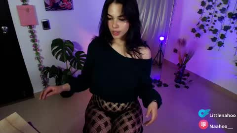 Snapshot of naho_4269 chatting on 02/14/25, 01:34 Naho  Sigueme en mis Redes Sociales Follow me on my social networks online show from 02/14/25, 01:34