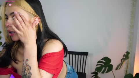 Snapshot of naho_4269 chatting on 12/20/25, 03:41 Naho Sigueme en mis Redes Sociales Follow me on my social networks online show from 12/20/25, 03:41