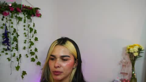 Snapshot of naho_4269 chatting on 04/30/26, 01:34 Naho Sigueme en mis Redes Sociales Follow me on my social networks online show from 04/30/26, 01:34