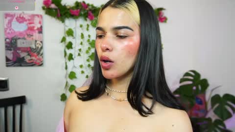 Snapshot of naho_4269 chatting on 05/07/26, 12:16 Naho Sigueme en mis Redes Sociales Follow me on my social networks online show from 05/07/26, 12:16