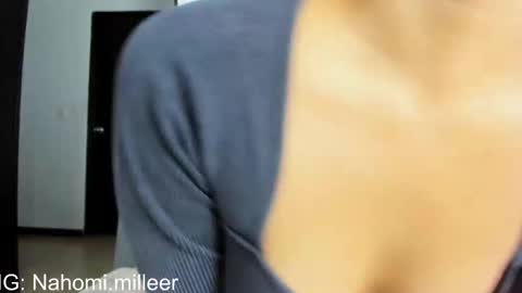 Snapshot of nahomi_miller_ chatting on 12/18/25, 02:50 Laura online show from 12/18/25, 02:50