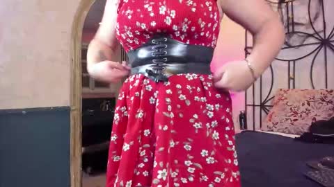 Nahomi  online show from 10/30/25, 11:00