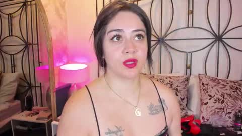 Nahomi  online show from 11/05/25, 10:59