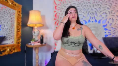 Nahomi  online show from 12/01/25, 11:15