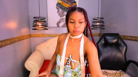 Nahomy online show from 10/28/25, 01:31