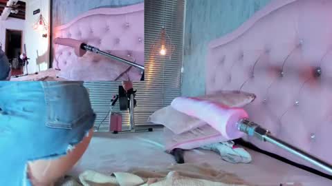   online show from 02/11/25, 06:01