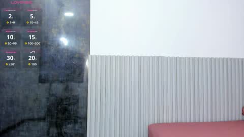 nahomy_park online show from 05/16/26, 12:04