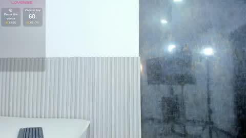 nahomy_park online show from 05/21/26, 11:39