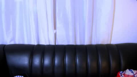 Nahomy online show from 12/19/25, 09:11