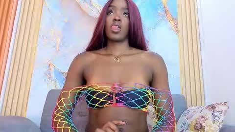 Snapshot of nahomy_smith11_aws chatting on 10/19/25, 10:54 Nahomy online show from 10/19/25, 10:54