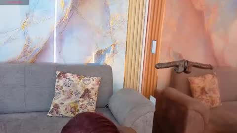 Snapshot of nahomy_smith11_aws chatting on 11/04/25, 10:42 Nahomy online show from 11/04/25, 10:42