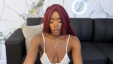 Snapshot of nahomy_smith11_aws chatting on 12/04/25, 10:29 Nahomy online show from 12/04/25, 10:29