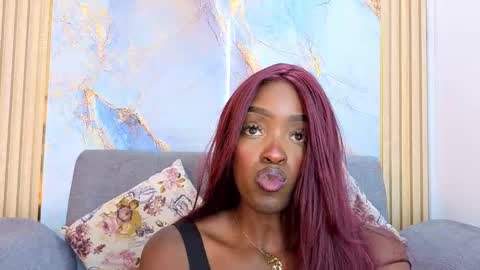 nahomy_smith23_aws online show from 10/24/25, 09:55