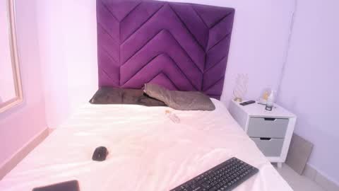 Snapshot of nahomycarterr chatting on 10/14/25, 07:42 nahomycarterr online show from 10/14/25, 07:42