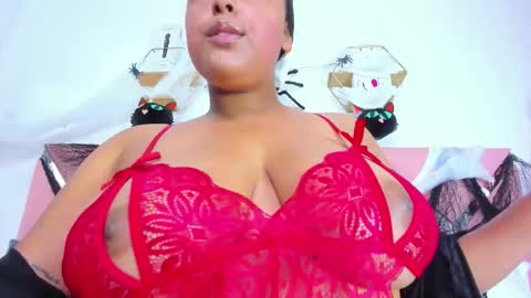 Nahomy online show from 10/24/25, 08:27