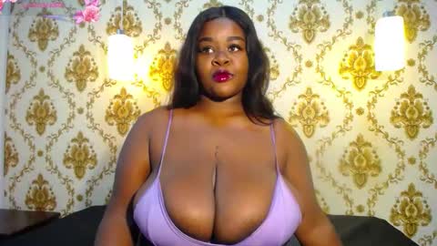 Snapshot of nahybig_boobs chatting on 10/02/25, 08:27 Karatbby online show from 10/02/25, 08:27