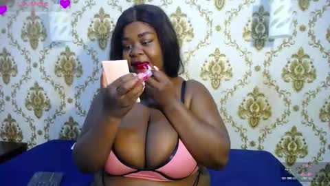 Snapshot of nahybig_boobs chatting on 11/08/25, 08:29 Karatbby online show from 11/08/25, 08:29