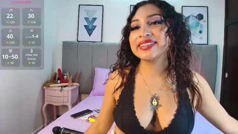 Snapshot of naia_cruz_ chatting on 09/12/25, 07:58 Naia online show from 09/12/25, 07:58