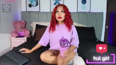 Snapshot of naia_cruz_ chatting on 11/12/25, 07:57 Naia online show from 11/12/25, 07:57