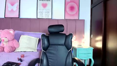 Snapshot of naia_cruz_ chatting on 02/12/26, 07:31 Naia online show from 02/12/26, 07:31