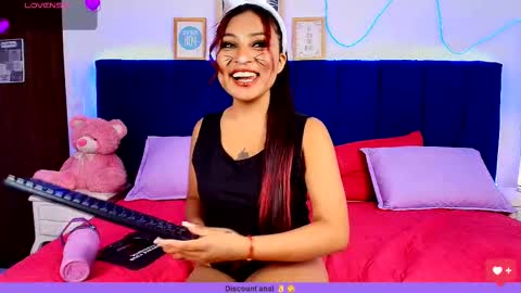 Snapshot of naia_cruz_ chatting on 03/25/26, 08:26 Naia online show from 03/25/26, 08:26