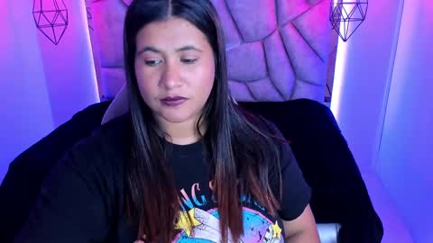 Snapshot of naia_karter chatting on 01/10/25, 07:43 online show from 01/10/25, 07:43