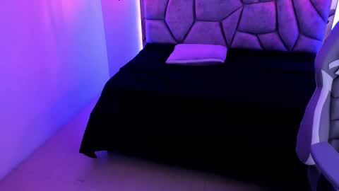 Snapshot of naia_karter chatting on 01/11/25, 06:44 online show from 01/11/25, 06:44