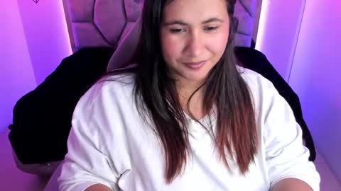 Snapshot of naia_karter chatting on 01/14/25, 07:43 online show from 01/14/25, 07:43