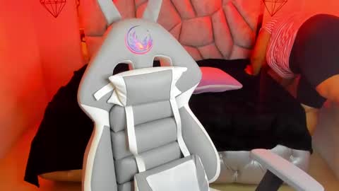 Snapshot of naia_karter chatting on 01/28/25, 07:00 online show from 01/28/25, 07:00