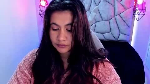 Snapshot of naia_karter chatting on 02/14/25, 01:02 online show from 02/14/25, 01:02