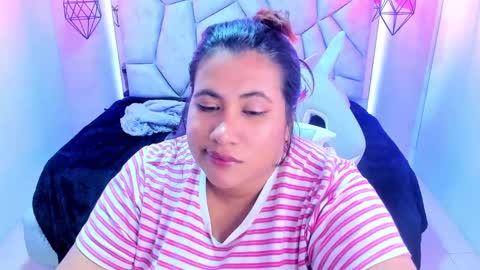 Snapshot of naia_karter chatting on 02/19/25, 01:18 online show from 02/19/25, 01:18