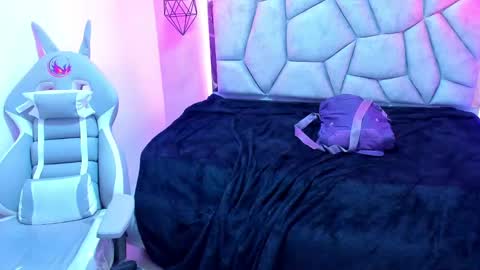 Snapshot of naia_karter chatting on 02/23/25, 01:35 online show from 02/23/25, 01:35