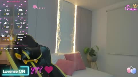 Snapshot of naiara30_ chatting on 05/29/26, 08:12 N A I A R A online show from 05/29/26, 08:12