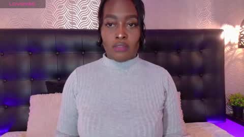 naiaramasson_ online show from 09/24/25, 12:19