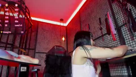Snapshot of nailahard chatting on 05/19/26, 03:40 Naila online show from 05/19/26, 03:40