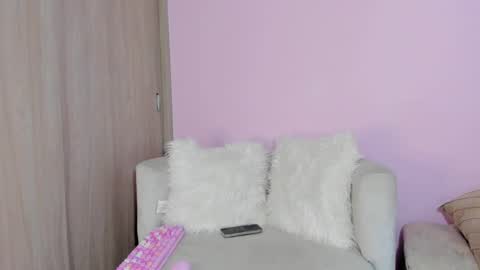 Snapshot of naileea chatting on 01/04/25, 05:27      online show from 01/04/25, 05:27