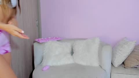 Snapshot of naileea chatting on 01/25/25, 07:07      online show from 01/25/25, 07:07