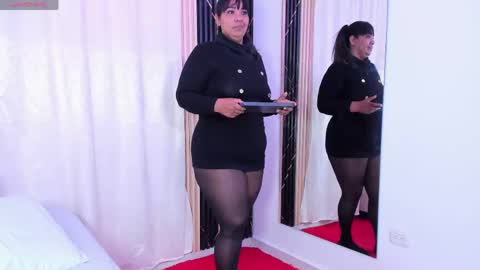 Snapshot of nailha1 chatting on 05/20/26, 11:05 Nailha online show from 05/20/26, 11:05