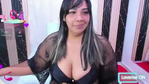 Snapshot of nailha1 chatting on 05/26/26, 11:06 Nailha online show from 05/26/26, 11:06