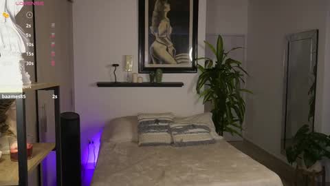 Snapshot of nailuj66 chatting on 11/15/25, 02:24 Lia online show from 11/15/25, 02:24