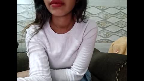 Snapshot of naina00123 chatting on 01/19/25, 01:44 Naina online show from 01/19/25, 01:44