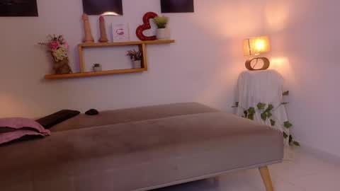 nairagold_ online show from 05/15/26, 11:45
