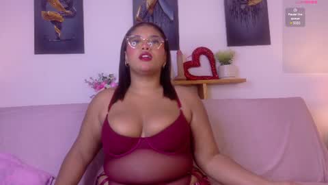 nairagold_ online show from 06/16/26, 12:57