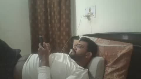 NAIRANANDU28 online show from 04/25/26, 11:24
