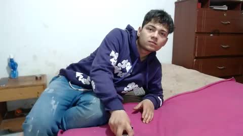 Snapshot of naisha_and_axelh chatting on 10/30/25, 03:19 naisha and axel2 online show from 10/30/25, 03:19