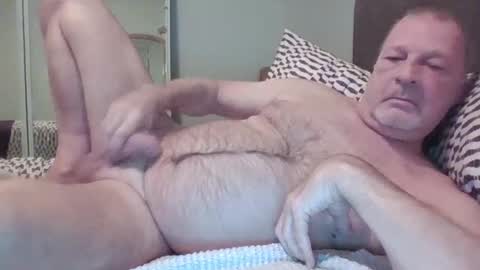 Snapshot of naked4ladies2 chatting on 12/19/25, 06:31 Naked4Ladies online show from 12/19/25, 06:31