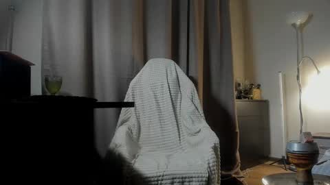 Snapshot of naked_psychologist chatting on 12/27/24, 04:54 Asy no face  online show from 12/27/24, 04:54